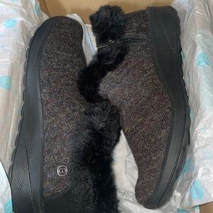 B Zees new in box boots